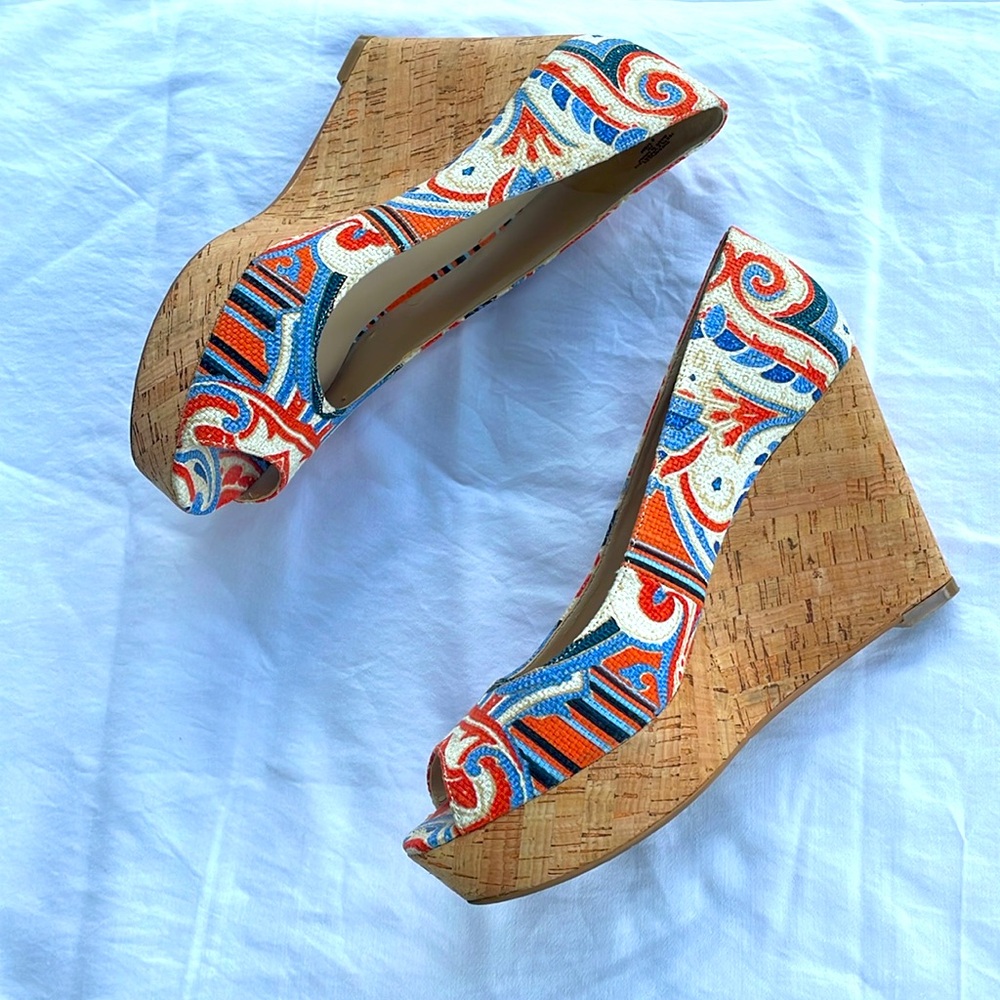 Nine West Aztec Paisley Blue/Orange/Cream Wedge Shoes Sz 8.5 - Picture 2 of 7